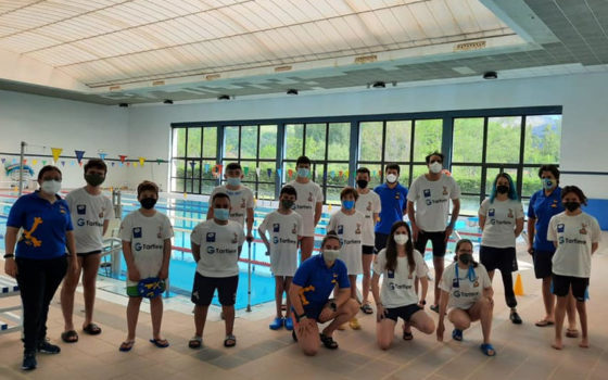 Nadadores y cuerpo técnico participantes en las jornadas