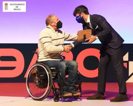 Aladino Pandiella recibe el premio