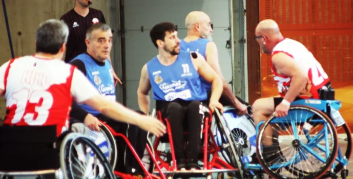 Baloncesto en silla de ruedas encuentro BSR Cantabria vs BSR Garmat