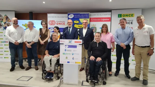 Organizadores, patrocinadores y autoridades que participaron en la presentación del Sella Adaptado 2024