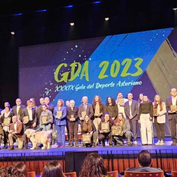 Foto grupal entrega de premios